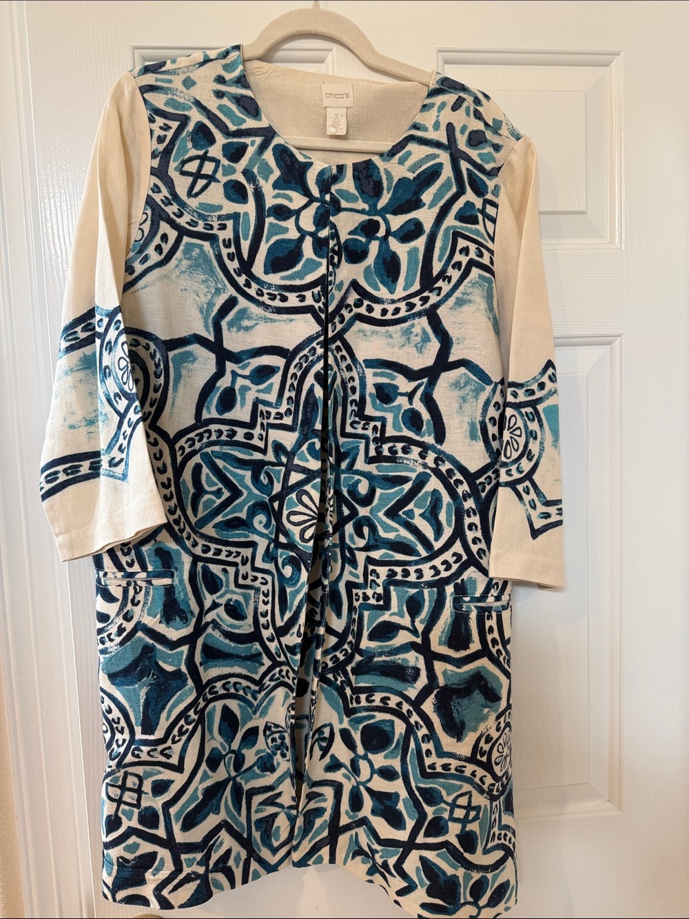 Chico's Teal and Ivory Patterned 3/4 sleeve jacket.